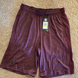 Men’s Under Armour Athletic shirts